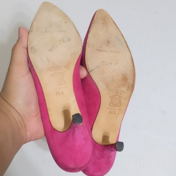 Manolo Blahnik BB 70 MM Suede Closed Toe Heels - Picture 7 of 7